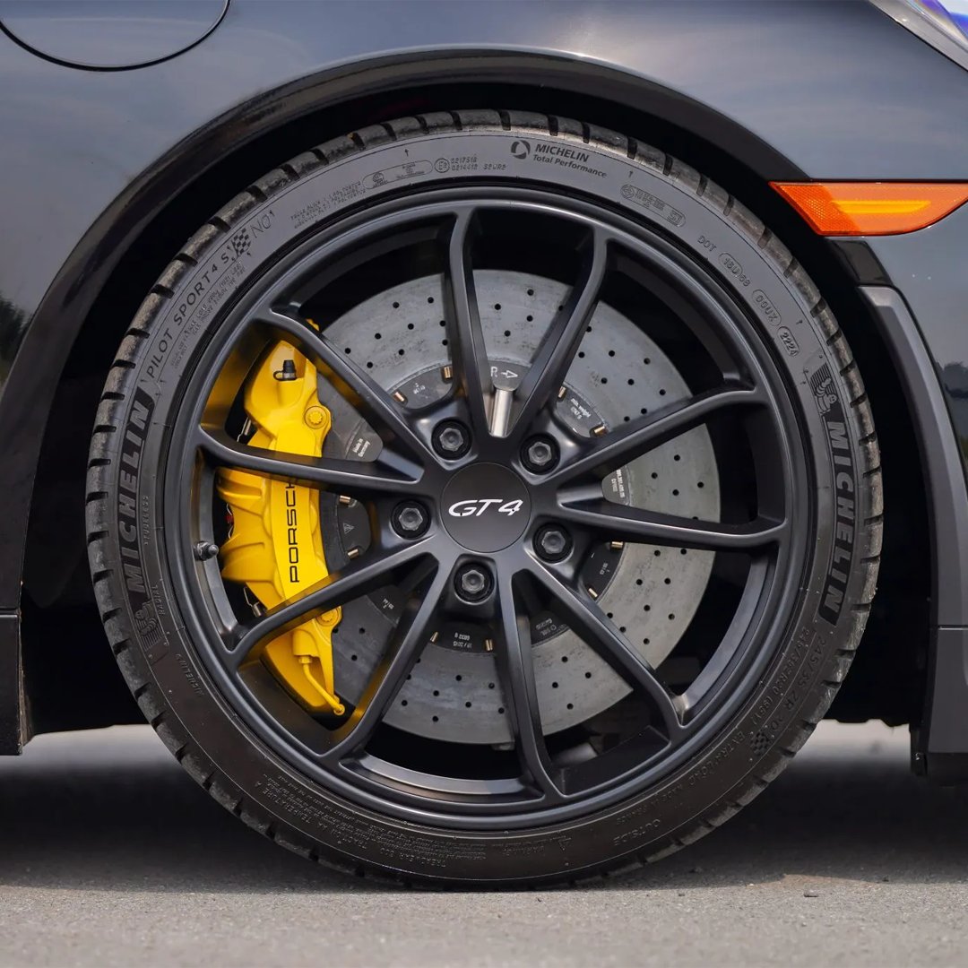 Options: selected. Restraint: deleted.

bringatrailer.com/listing/2016-p…