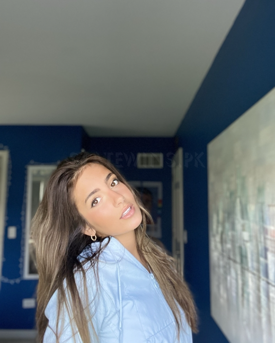 LaLatinas01's tweet photo. Dark hair college girl snapchat leaked https://t.co/eJmw0FgoyY