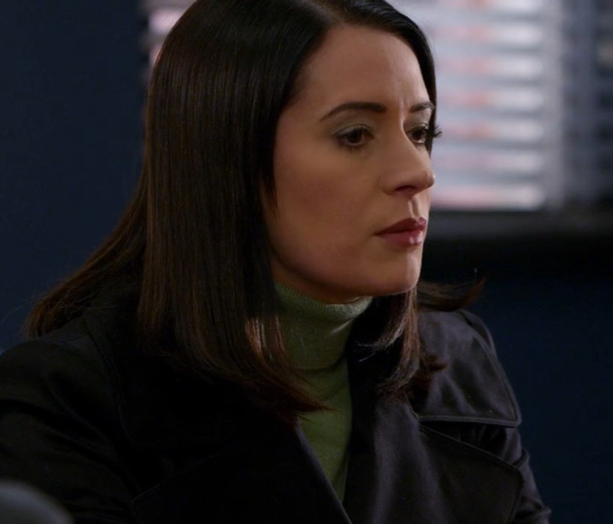 dailyemprntss's tweet photo. emily prentiss in s7 e13 "snake eye" https://t.co/Ife4R9hMYs