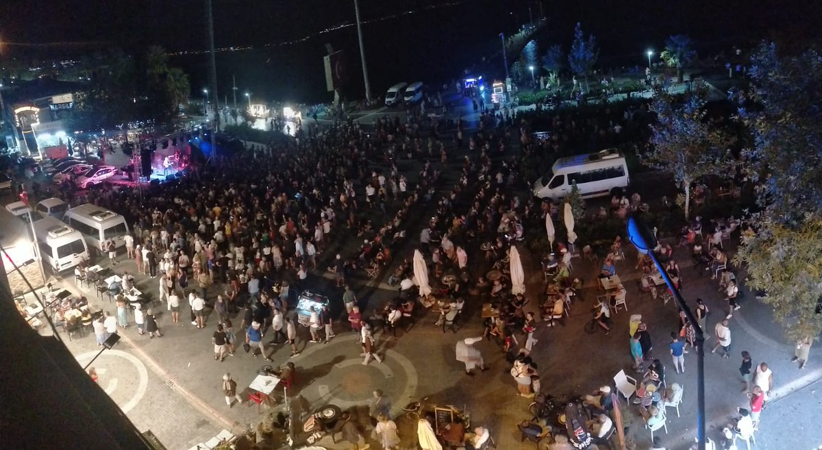 ✊️Faşizme karşı, Gençliğin Mitinginde bir aradayız. Tek adam rejimine, kayyımlara, bu karanlığa asla teslim olmayacağız!

⭐️Bu Daha Başlangıç Mücadeleye Devam!