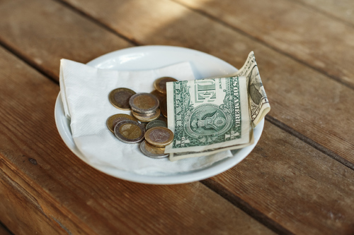 Signed into law by President Donald Trump on July 4, 2025, the No Tax on Tips Act creates a federal income tax exemption for tip income—up to $25,000 per year—for employees in traditionally tipped jobs...........hubs.la/Q03z7b1Y0 #notaxontips