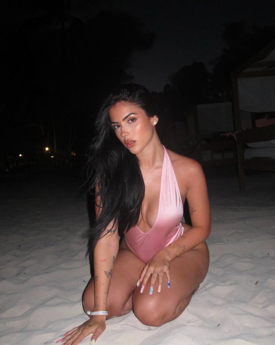 MUSAELEV4's tweet image. 𝟐𝟐 𝐲𝐞𝐚𝐫𝐬.                 

𝐒𝐭𝐫𝐢𝐩𝐩𝐞𝐫, 𝐬𝐞𝐫𝐯𝐢𝐜𝐢𝐨𝐬 𝐚𝐥 𝐃𝐌 

 🌙🌆🥂💵