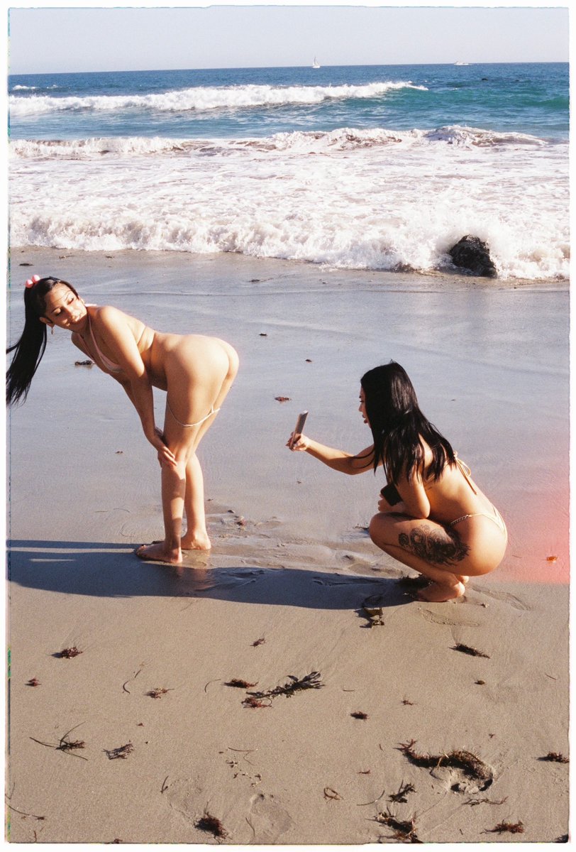 china☆ (@chinaat0wn) on Twitter photo 