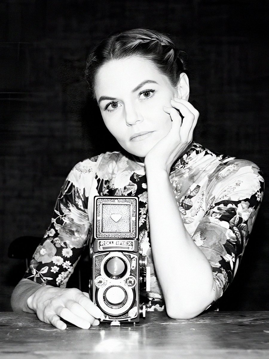 jmo_fan_'s tweet image. 📷 For the #NationalCameraDay we find our camera lover @jenmorrisonlive during her photoshoot for the Dressember 2018.
Day 1 : Concept by @Kateseptember - "You as the model, photographing the photographer."

📸 : Photos by @TheTylerShields
💄 : Make up by @abhairmakeup