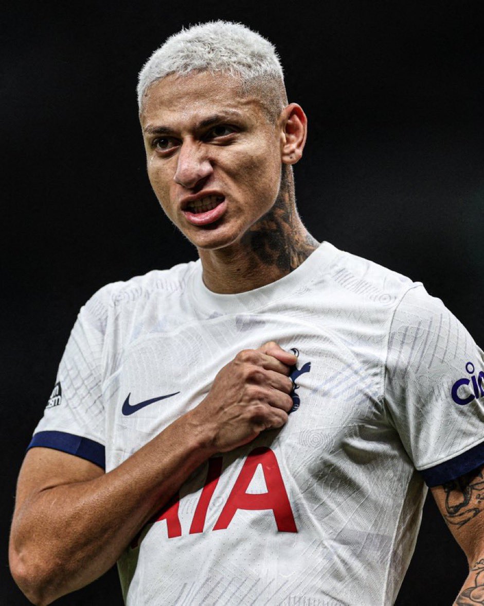 🎙️| Richarlison:

“The day I came back from vacation, I had a very good conversation with the coach. I told him that I wanted to stay, that I wanted to prove I deserve to play and have the chance to help the club this season. It’s a matter of honour for me.
Tottenham invested a