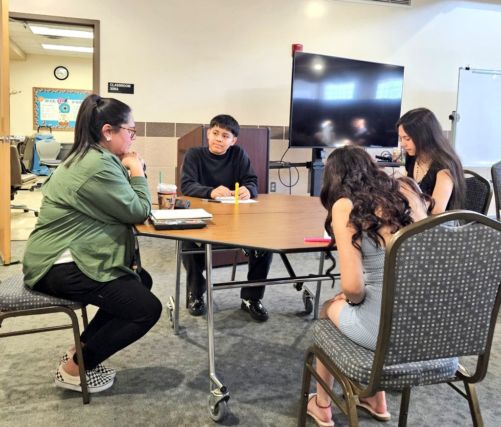 Thank you to our <a href="/TravisRebels/">Travis Rebels</a> administration for letting our Culinary Arts and Hospitality students interview them today about leadership. It was a great session! <a href="/NicoleCreek13/">Nicole Creek</a> <a href="/HodgePodgeEDU/">Sarah Hodges</a> <a href="/EliasBa82728992/">Elias Barahona</a> <a href="/msesparzaa/">Rosie Esparza</a> #softskills