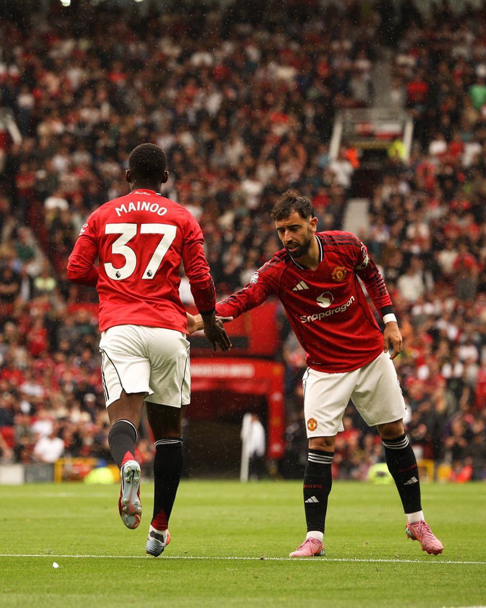 All Manchester United fans need to stick together as one❤️‍🔥

• Drop your handle 
• Follow whoever likes your comment 
• Repost for more mutuals 
• Follow me 🔥