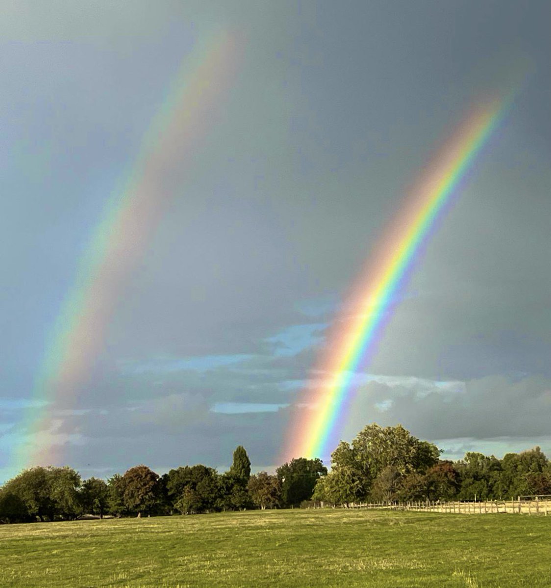Two double rainbows in a week. The first on the 9th anniversary of Heartstopper and the second today in honour of Nick’s birthday, clearly the rainbow love is strong for Nick and Charlie! 🌈🌈💙💛🍂