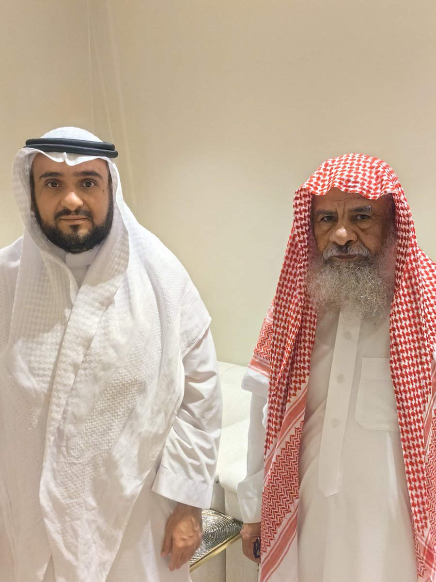 تشرفت مساء هذه اليوم الخميس ١٢/ربيع الأول /١٤٤٧هـ بزيارة فضيلة الشيخ علي بن شيبان العامري رئيس محكمة الاستئناف في منطقة جازان سابقاً