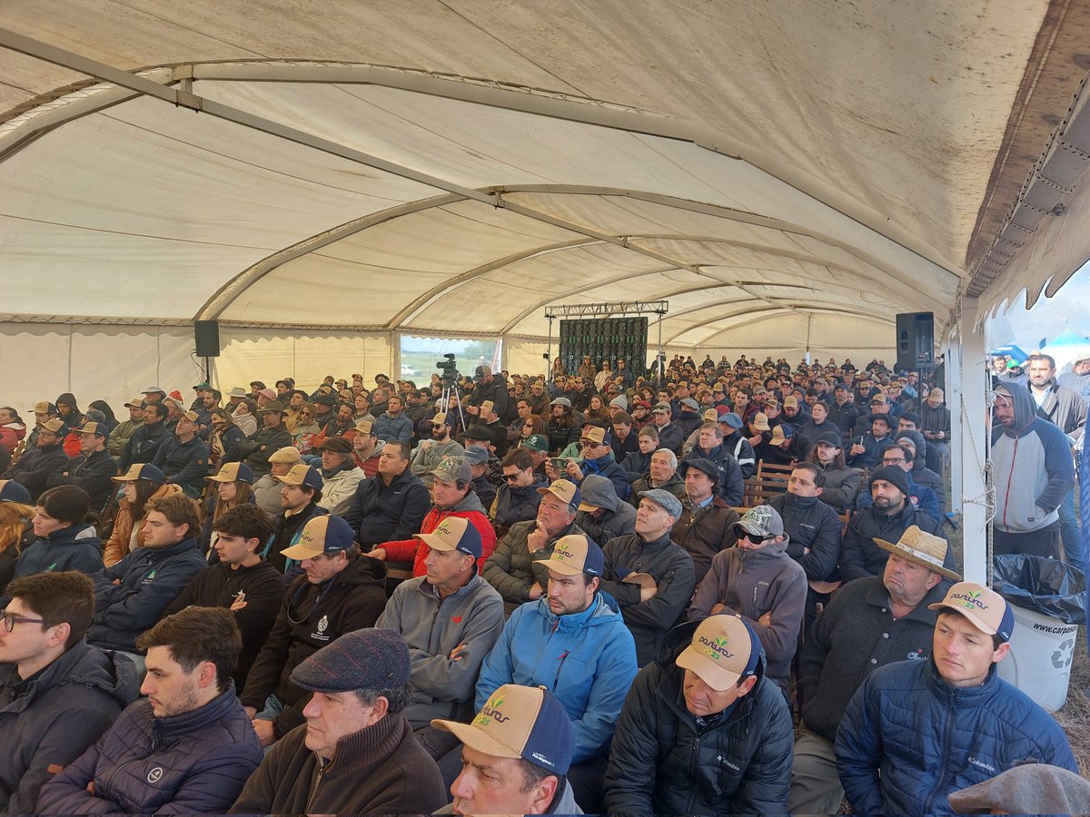 No puede haber 2 lecturas: Riego = Política de Estado.
Triple techo al Uruguay 
Más empleo, más bien estar
Podemos ser el oasis de América