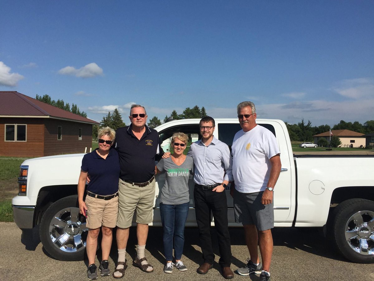 Very sad to hear of the passing of Sen Larry Robinson. He was a dedicated statesman whose legacy will live on at Valley City State University where he dedicated nearly half a century of service. 

Below is a 2017 picture of us at a parade in Lisbon, ND:  

newsdakota.com/2025/09/04/for…