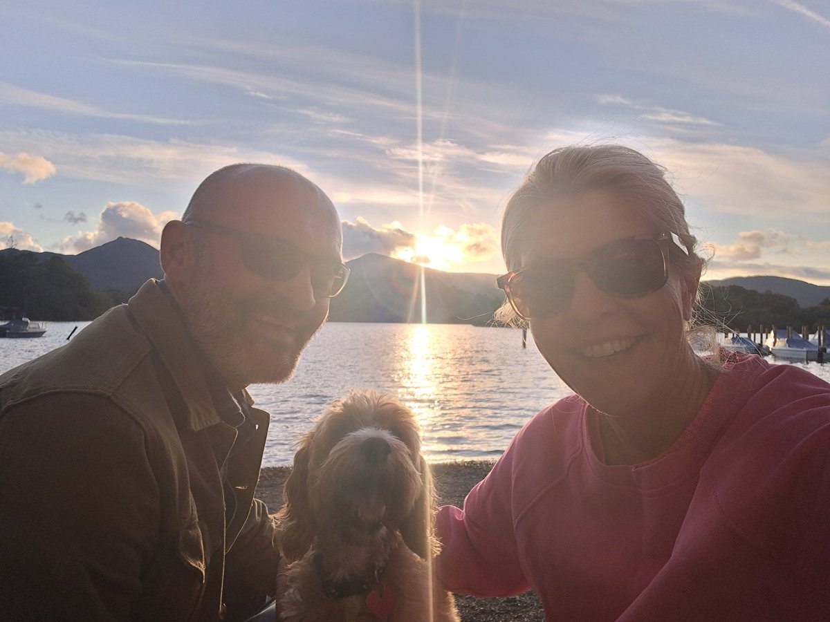 Sunset Family selfie 🥰

#Derwentwater #Keswick #LakeDistrict #selfcateringaccommodation