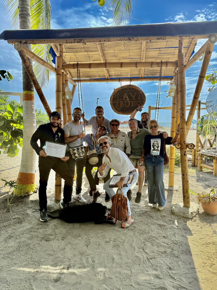 Con <a href="/JDOviedoAr/">Juan Daniel Oviedo</a>, cumplimos 3 meses de estar recorriendo #Colombia. 92 días que nos han permitido recorrer 11 departamentos, 34 ciudades y más 6.641 kilómetros en flota. 

La vida y la política no son cuestión de precio, sino de principios y propósitos.

(1/2)