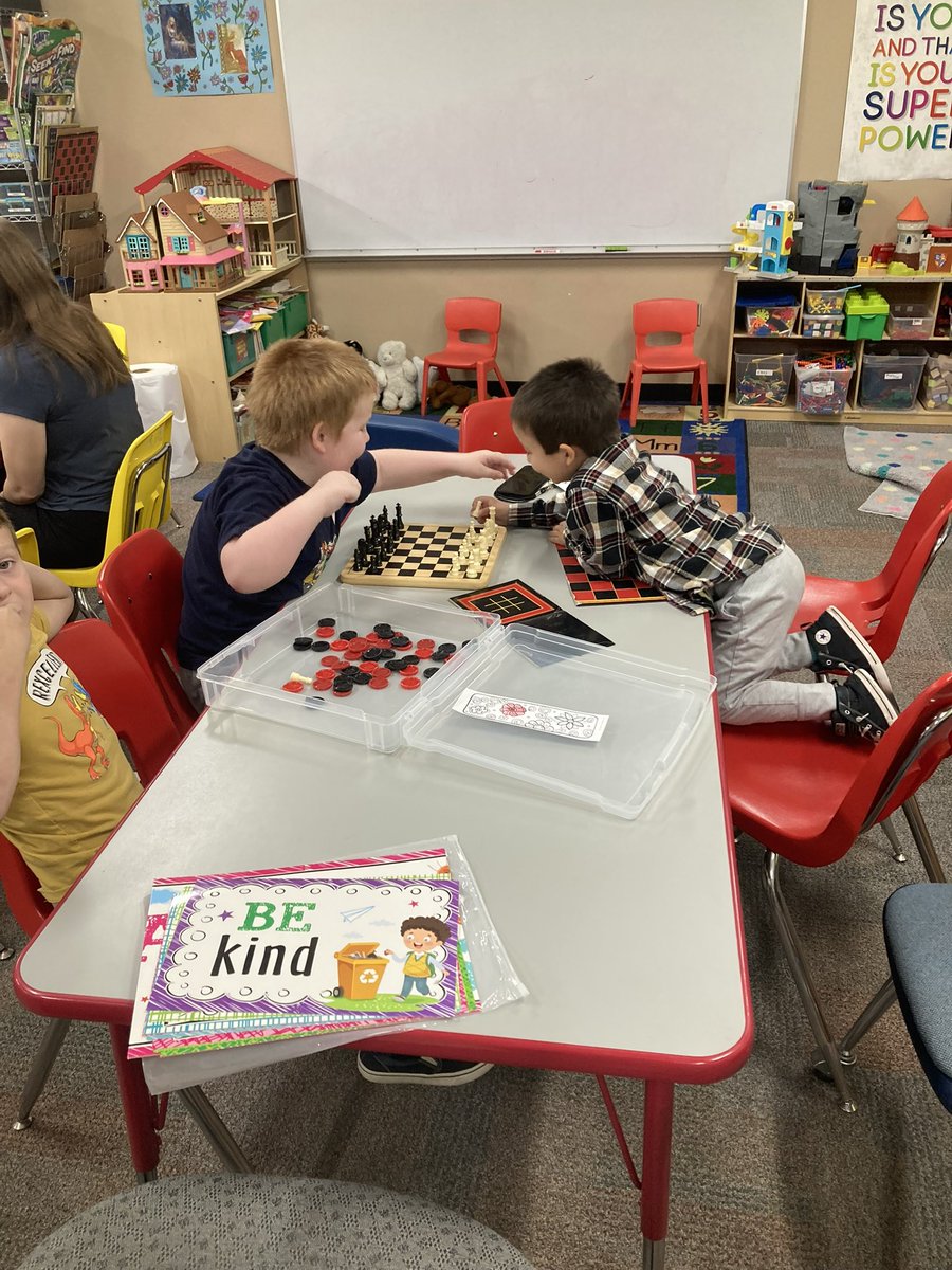 CommunityDv's tweet image. Coyote club playing games on board game day. Fun times with friends!!!