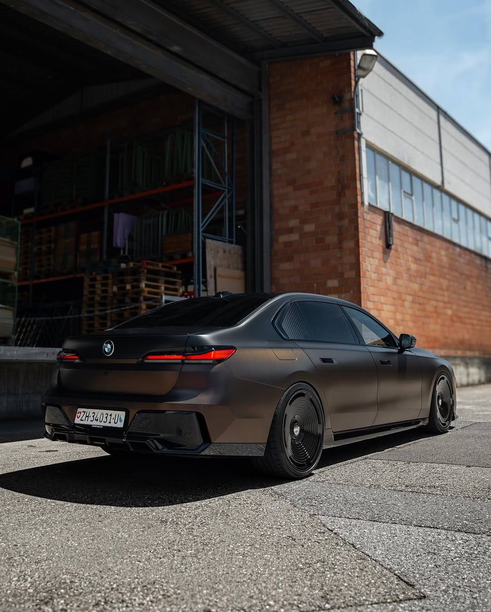 autochat360's tweet image. BMW 7 Series 🔥