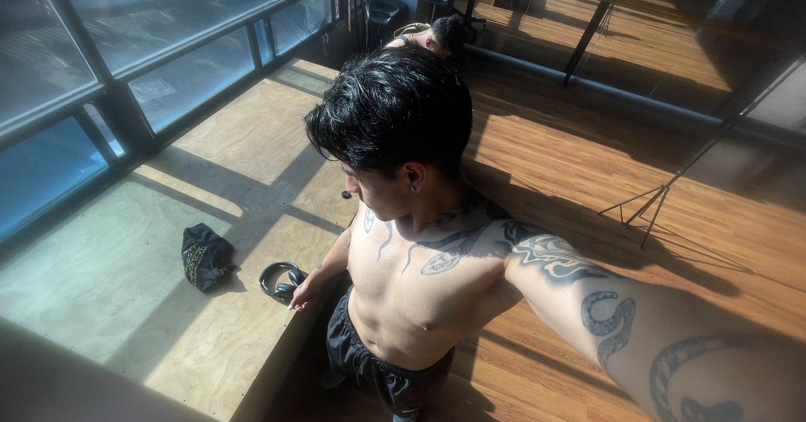 offlexes's tweet image. Entrenamos o entramos?...
-
#boy #bro #gym #fit #fitness #sexy #armpits #armpit #axilas #biceps