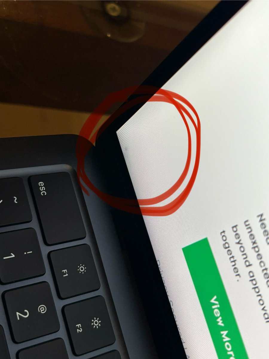 MknKarthi's tweet photo. @iamprasadtech Bought a brand new MacBook M4 from @RelianceDigital on EMI. Within 3 days, a white patch appeared on the screen. For a premium device, this is unacceptable.
Requesting @Apple @AppleSupport @AppleIndia @iamprasadtech to step in &amp; provide a replacement. https://t.co/o9xsFbVgxu