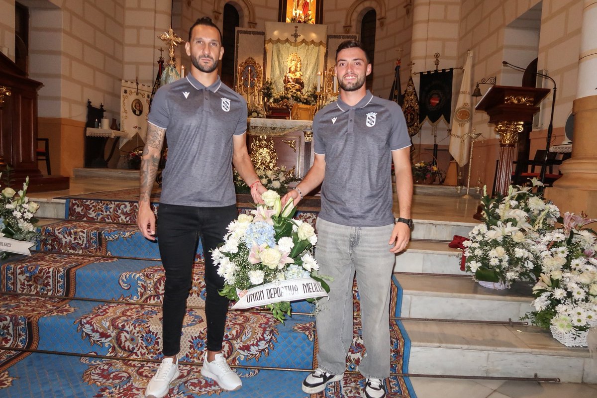 💐⛪️Dos de los capitanes del primer equipo y del filial, <a href="/olmedojavier/">JAVIER OLMEDO LOPEZ</a> y Vertiz han representado al club en la ofrenda floral a la <a href="/PatronaML/">Patrona Victoria ML</a>