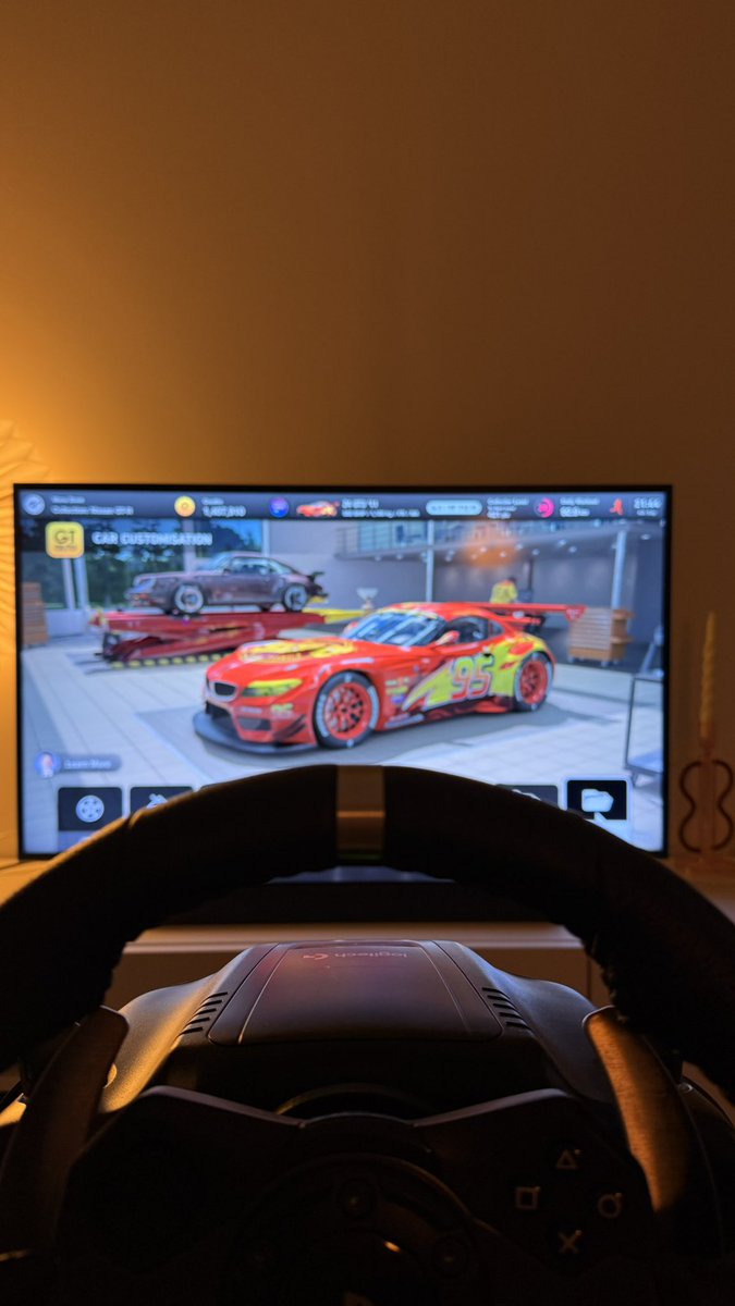 Обычный вечер четверга когда жена уехала в отпуск с подругами