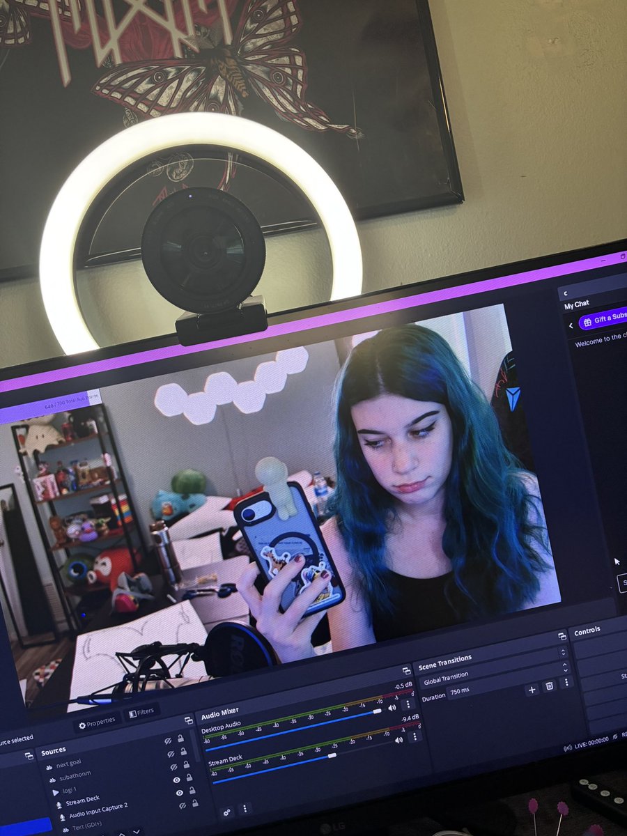 Live! Cosplay making and yapping twitch.tv/trashedpotatop…