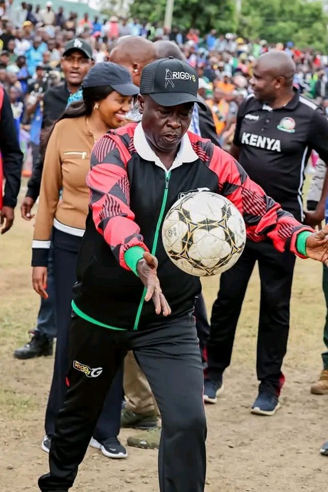 Kimani Ichung'wa's Dad everytime he sees a bucket 🪣 😂