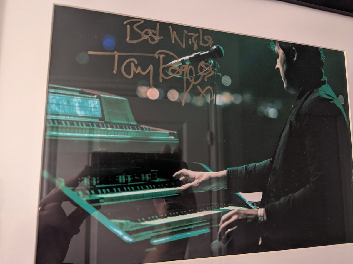 One of my treasured photos courtesy of <a href="/CWellingsUK/">Charlotte Wellings</a>  signed by a Hammond influence of mine <a href="/TonyCharlatan/">Tony Rogers</a> from my favourite band <a href="/thecharlatans/">The Charlatans</a> <a href="/Tim_Burgess/">Tim Burgess</a>