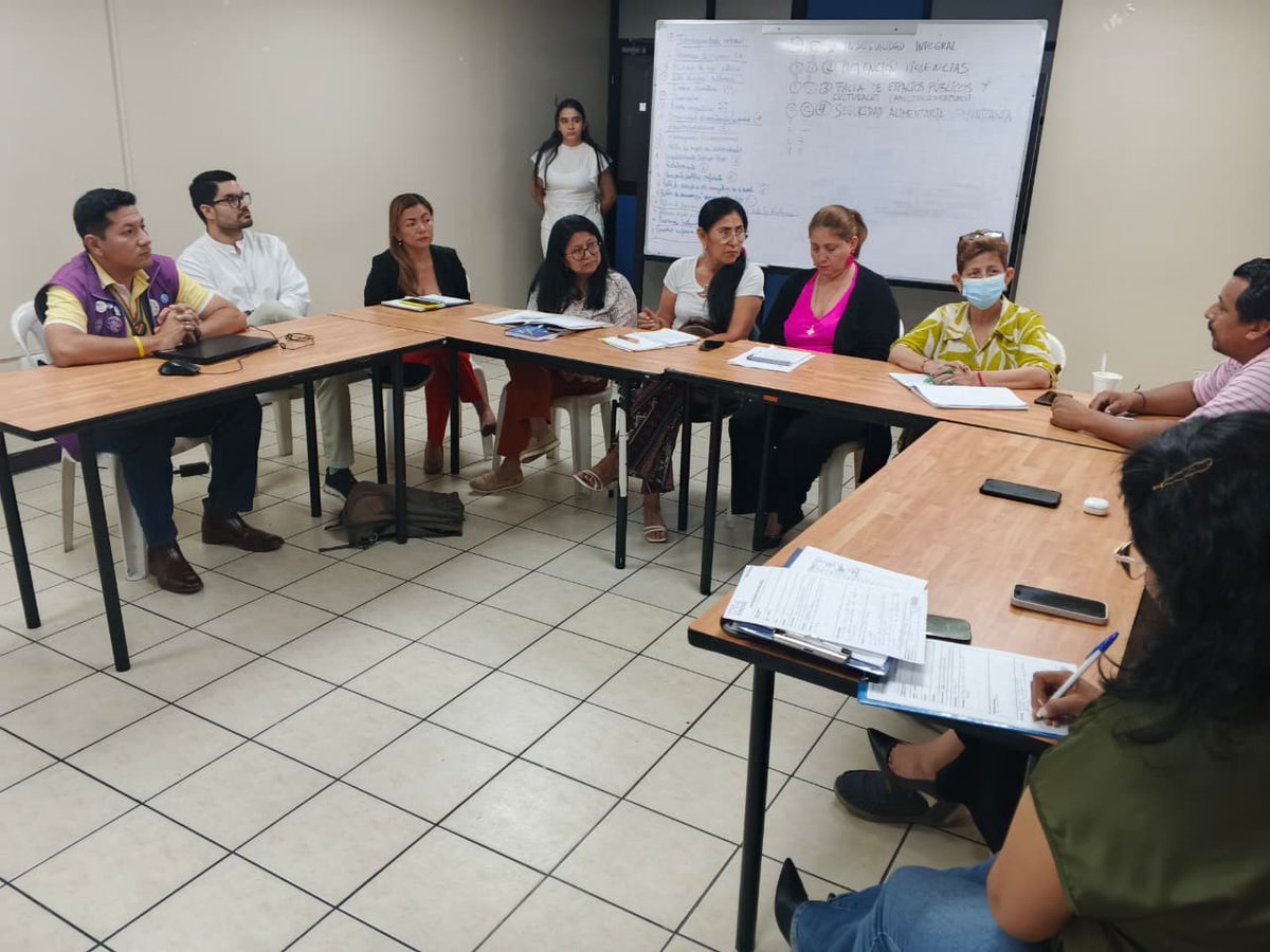 DDHH_Zona8's tweet photo. 📍#Guayaquil
📌Participamos en la Mesa de Canalización de Casos, convocada por el @CCPID_Guayaquil, para coordinar respuestas conjuntas en temas de movilidad humana y garantizar atención oportuna a quienes más lo necesitan.

#ElNuevoEcuador https://t.co/wWNA5R8yfj