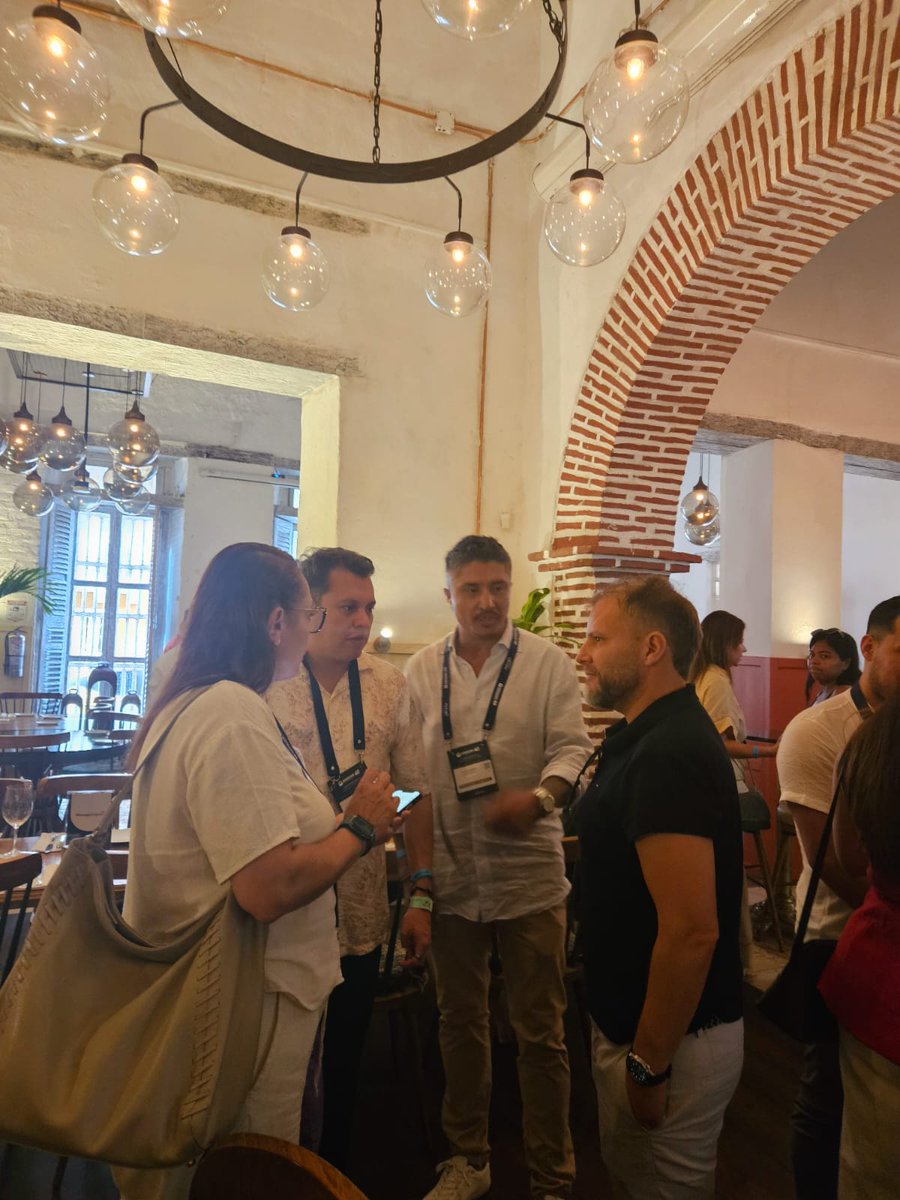 Codaltec's tweet image. @Codaltec avanza en alianzas estratégicas. Junto a #Heimcore, exploramos soluciones de hiperconvergencia para fortalecer la seguridad nacional y promover la innovación tecnológica. #ANDICOM2025, 

#CODALTEC #Hiperconvergencia #Tecnología #SeguridadNacional #Innovación