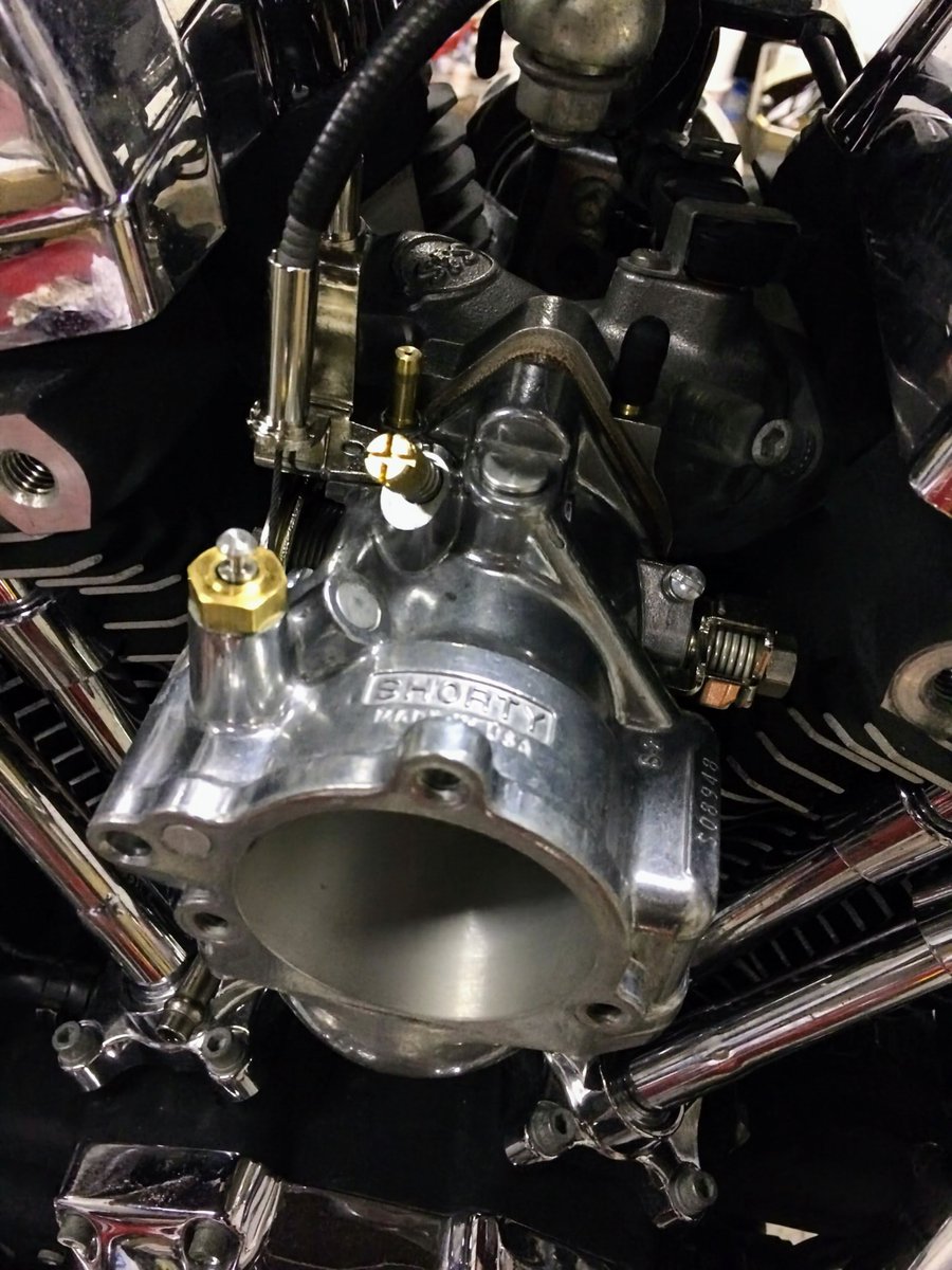 #とにかくキャブを貼ろう
S&amp;S Super E carburetor💨

#HarleyDavidson #FXDL #キャブ最終モデル