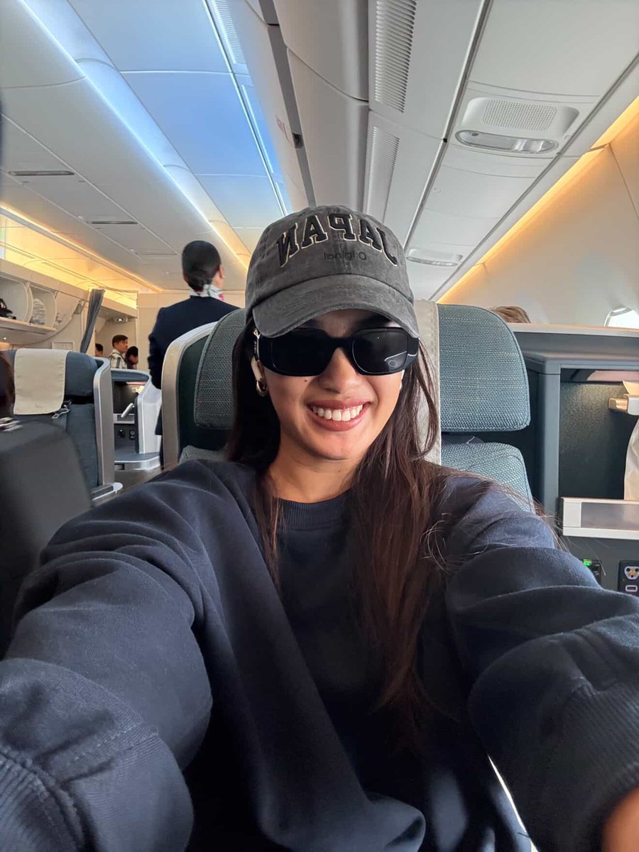 “See You, Thailand!”

grabe kakabalik nya lang from Japan, ngayon Thailand naman sya 🤭 enjoy shuvs kung ano man ganap mo dun good luck!