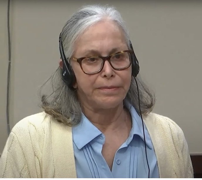 RGThibs (@rgthibs) on Twitter photo <a href="/Dorothyjanetoo/">Jane Anderson</a> <a href="/wsvn/">WSVN 7 News</a> That was her arrest pix 2 yrs ago. This is her in court today !! <a href="/Dorothyjanetoo/">Jane Anderson</a> <a href="/wsvn/">WSVN 7 News</a> That was her arrest pix 2 yrs ago. This is her in court today !!