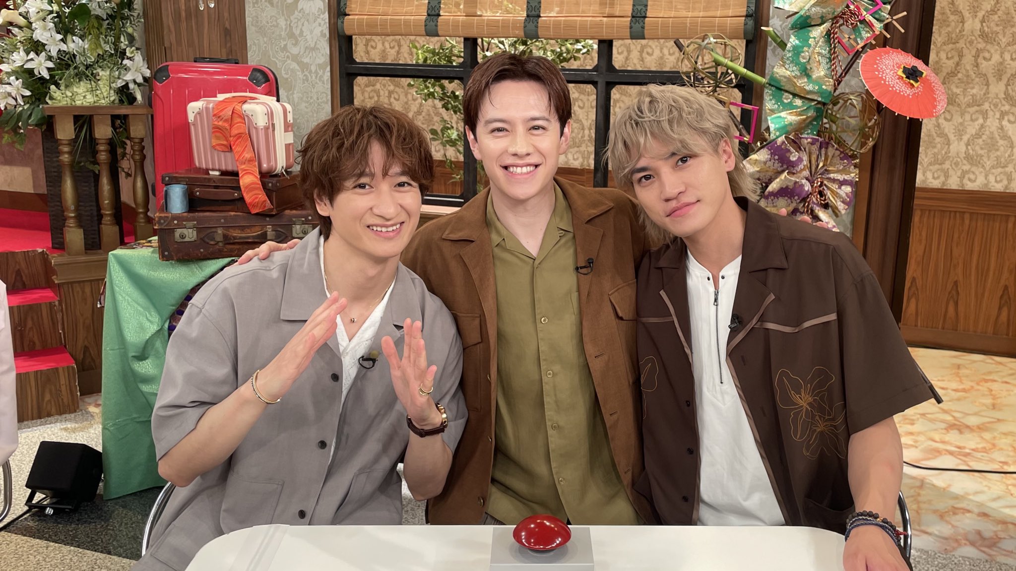 サンドウィッチマン
 Tシャツ 革命ver hqdefault.jpg