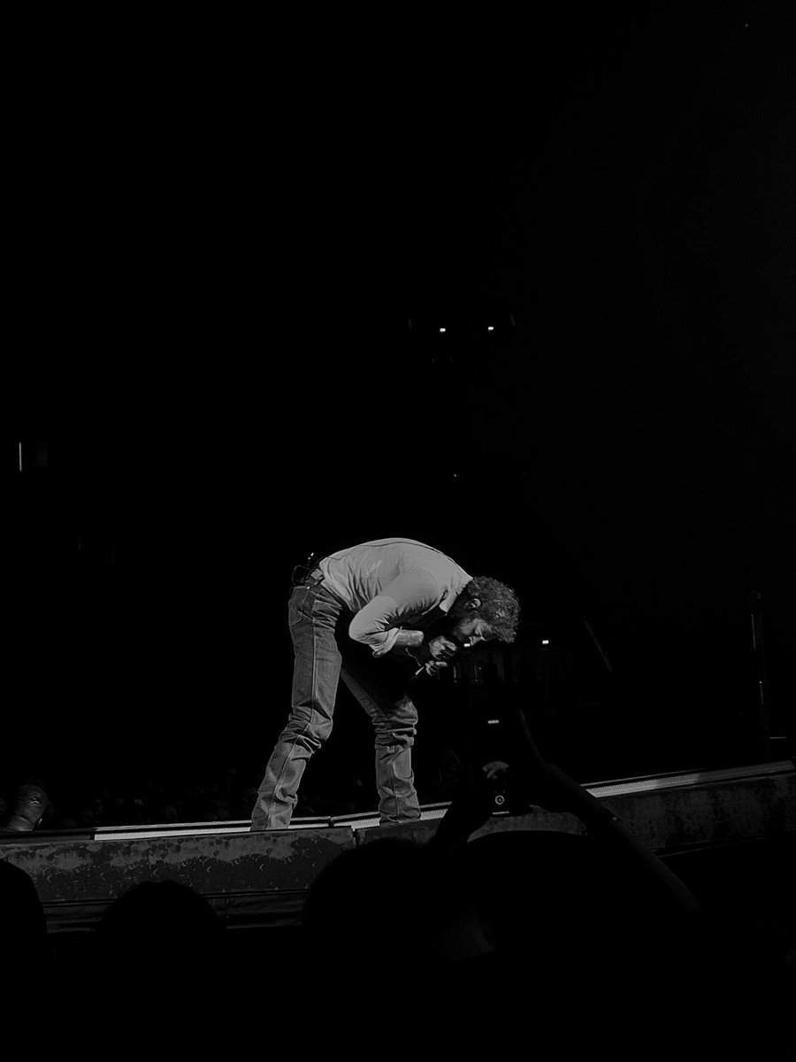 REDS_772's tweet photo. J’ai fais quelques petite photo au concert de Post Malone https://t.co/TlxdFFRyzz