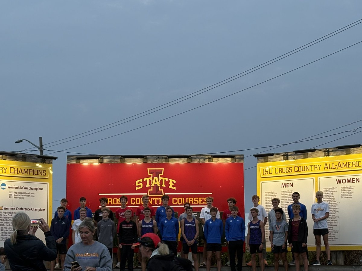 Lillie (10th) and Coots (14th) medal at Ames in a loaded field! Full results here: onlineraceresults.com/race/view_plai…