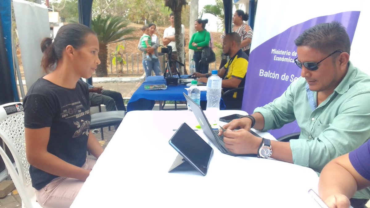 📍#LosRíos | Visitamos el Recinto El Aguacate para brindar los servicios del Ministerio de Desarrollo Humano.

👥Las familias expresaron su agradecimiento por contar con estos beneficios màs cerca de sus comunidades. 

#ElNuevoEcuadorImpulsa