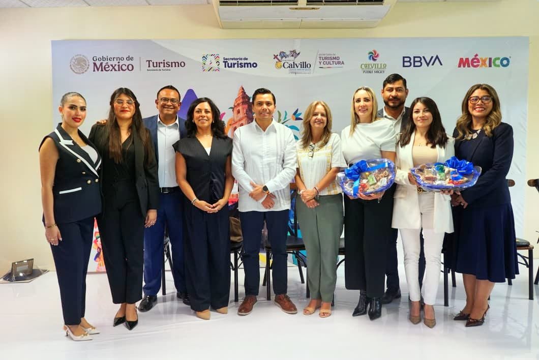 #Comunicado Sectur 📣

Calvillo, #Aguascalientes se suma a la estrategia “Avanzamos por México” para digitalizar y fortalecer los Pueblos Mágicos. 🤩✨

La Secretaria de Turismo del Gobierno de México, <a href="/josefinarodzam/">Josefina Rodríguez Zamora</a>, informó que, en colaboración con BBVA México, el Pueblo