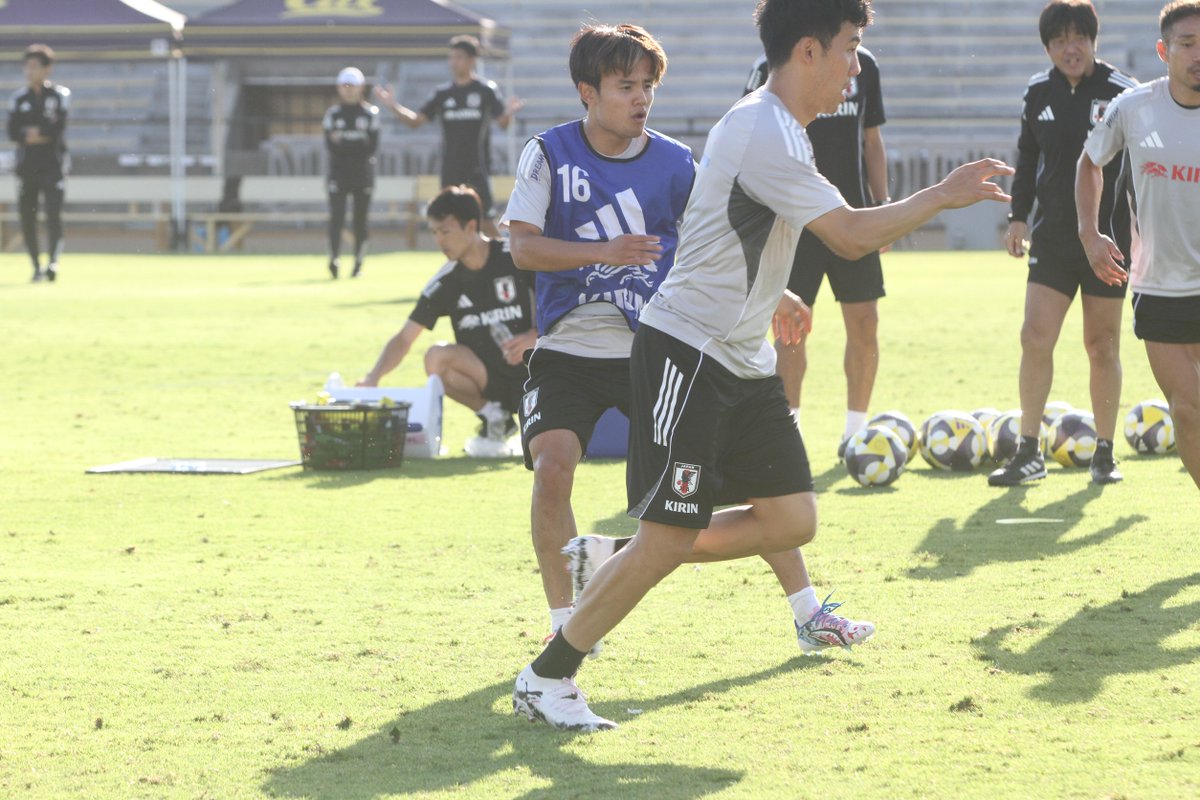 【JFA発表】
日本サッカー協会はアメリカ遠征中の日本代表メンバーの背番号を発表‼️

背番号10は #堂安律 選手に🔟

#久保建英 選手は背番号20となりました。

#長友佑都 選手は5️⃣を背負います🤩