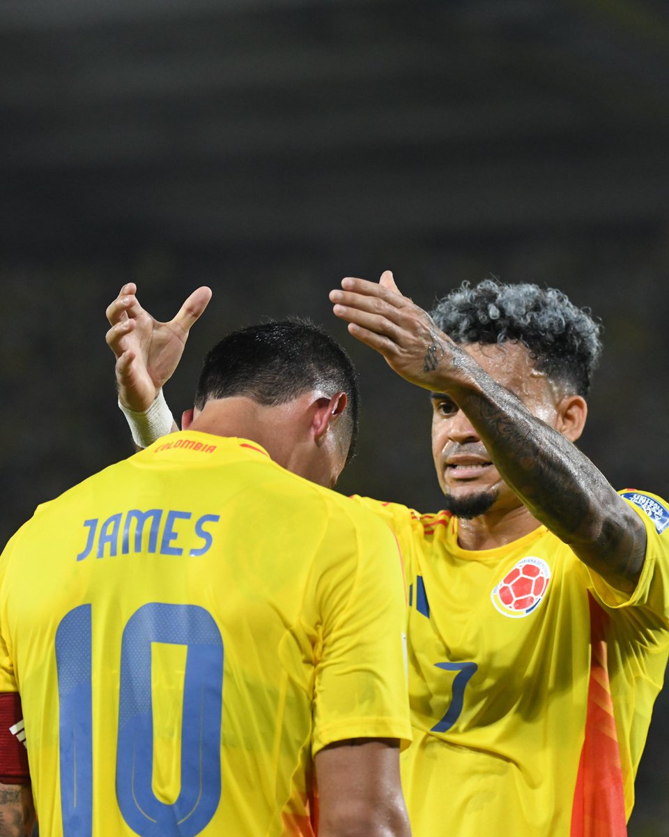 OlimpicoCol's tweet photo. 🇨🇴 ¡Volvemos al Mundial!
La ilusión de un país entero vuelve a latir más fuerte.
En Barranquilla vencimos a Bolivia y aseguramos la séptima clasificación en la historia del fútbol colombiano.
¡Nos vemos en la Copa Mundial de la FIFA 2026! 🌎⚽💛💙❤️

📸 @conmebol @FCFSeleccionCol https://t.co/3jEom6R4cu