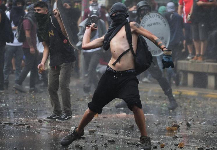 SebastianRochaZ's tweet photo. 🔹Un bot de Kast poniendo en riesgo la democracia durante la insurrección de 2019. https://t.co/DhrBF5UnkK