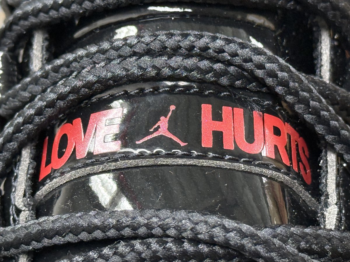 Jalen Hurts’ Air Jordan 11 PEs are crazy 🤯