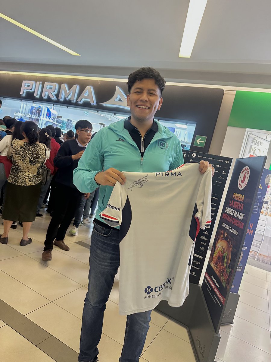 ElChikilin_Of's tweet image. Una tarde totalmente Azul 😍💙, a todos lados siguiendo a @cruzazul 🚂 || Firma de autografos realizada por @pirma_oficial  ✅

.
.
.
#cruzazul #azuldeporvida #ligabbvamx #pirma