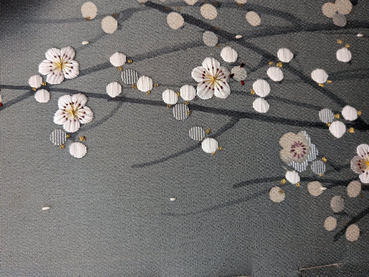 来年の作品展の刺繍着物
作り始めました。