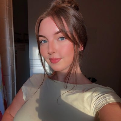 madisonroth_'s tweet photo. #NewProfilePic https://t.co/ZrHQuar5Kg