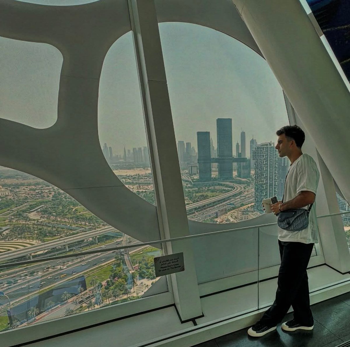 زيزو مسح الاعتذار علشان امام عاشور اتقمص ولقح عليه وكان معنى كلامه اعتذر عن نفسك انت هتعمل فيها كابتن وليك لازمة ده انت بلونة 🎈😂