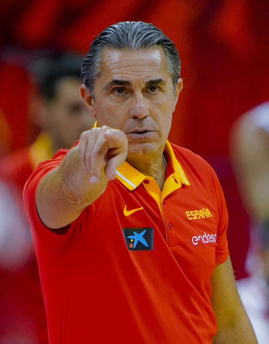 España dice adiós al #Eurobasket 🏀, pero lo verdaderamente eterno es <a href="/sergioscariolo/">Sergio Scariolo</a>

Gracias por llevarnos al cielo, por tantas medallas, emociones y por hacernos soñar cada verano.

Sin duda, el mejor entrenador de la historia de la <a href="/BaloncestoESP/">Baloncesto España</a>.
Gracias por todo, Sergio.