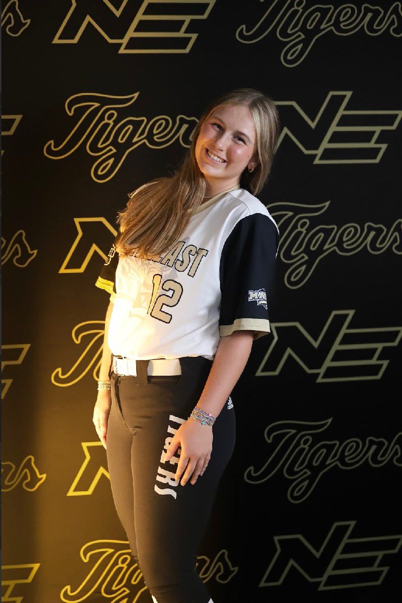 _LucyCochran's tweet photo. Thank you so much @nemccsoftball Coach Long @Kevin16Connell @tigertownpc11 for making this day special and for the offer to play for you guys!!! https://t.co/8dUmCjy6m1