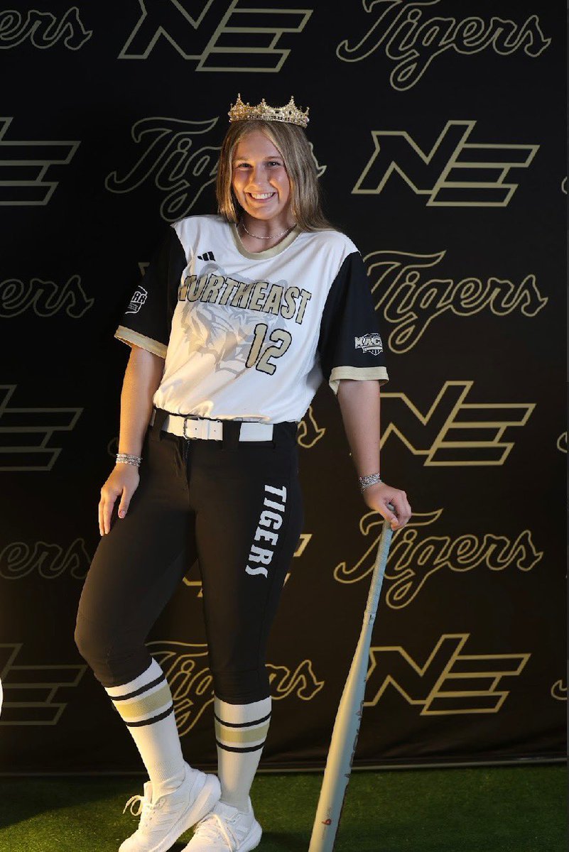 _LucyCochran's tweet photo. Thank you so much @nemccsoftball Coach Long @Kevin16Connell @tigertownpc11 for making this day special and for the offer to play for you guys!!! https://t.co/8dUmCjy6m1
