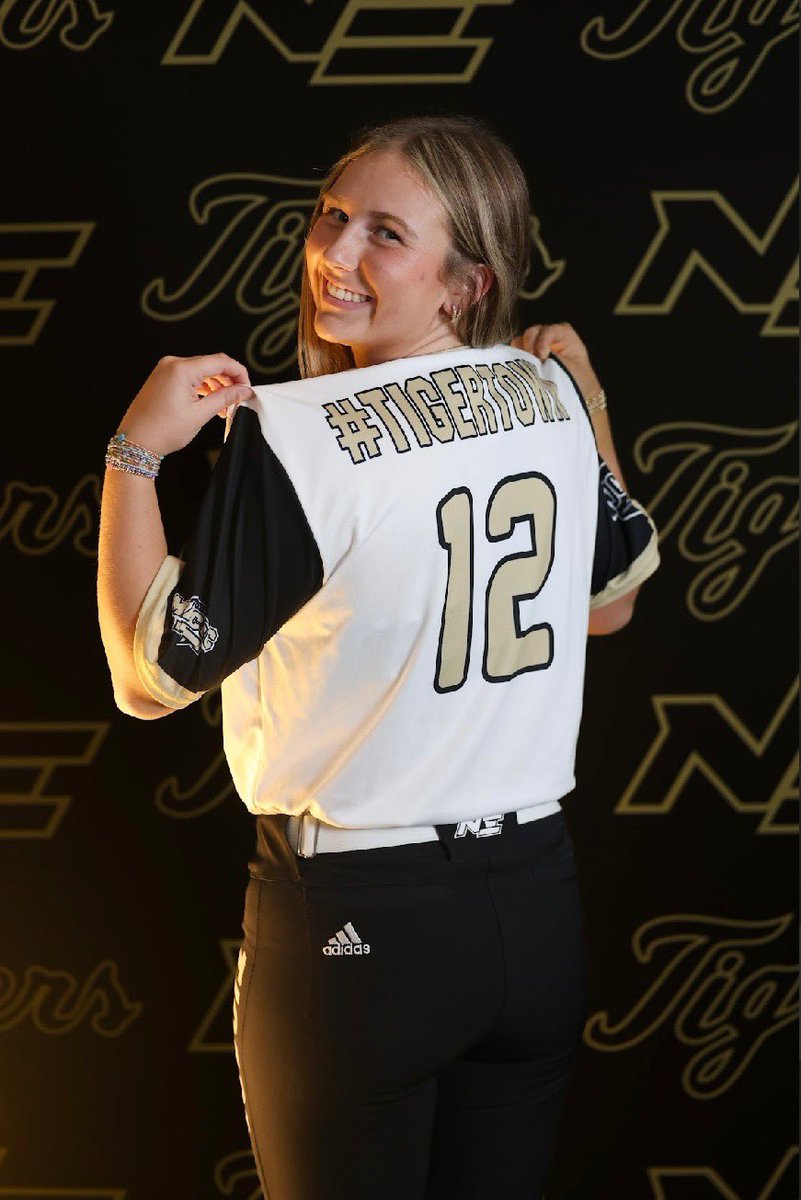_LucyCochran's tweet photo. Thank you so much @nemccsoftball Coach Long @Kevin16Connell @tigertownpc11 for making this day special and for the offer to play for you guys!!! https://t.co/8dUmCjy6m1