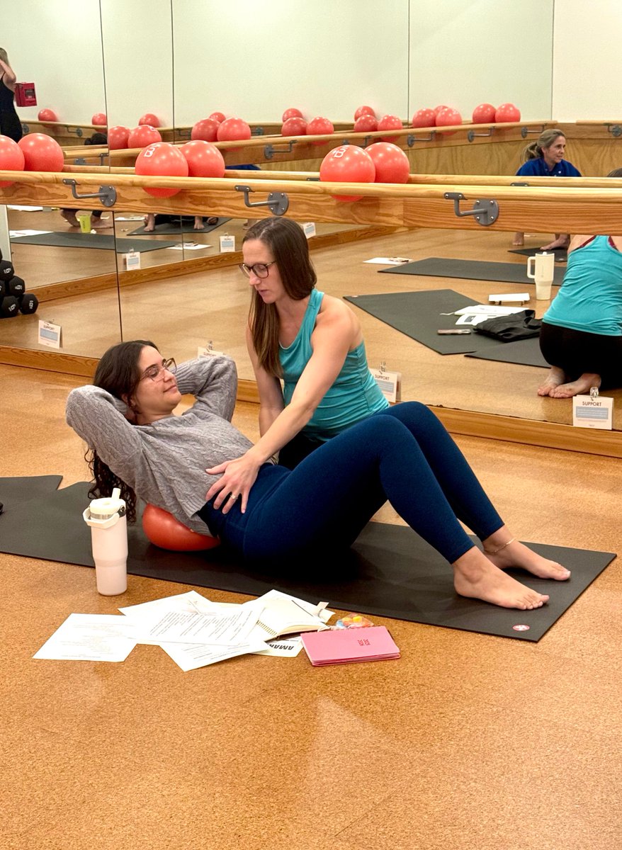 barre3wp's tweet photo. August, we had so much fun with you this year... from team building and fun themed pop up classes, to new in-studio perks like our b3 lending library and the behind the scenes of keeping our lovely little studio sparkling and clean, we packed a lot into one month! 🧡
#barre3 https://t.co/mccUJSre6i