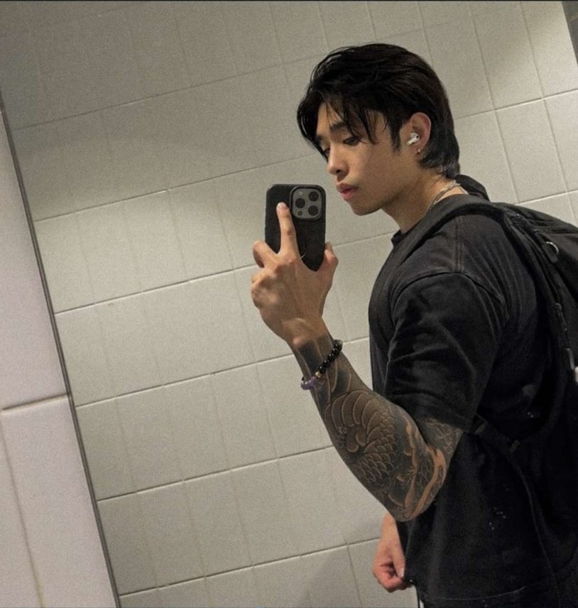 EroticStarboy's tweet photo. The hairs a solid vibe. https://t.co/RvIY73Klhm